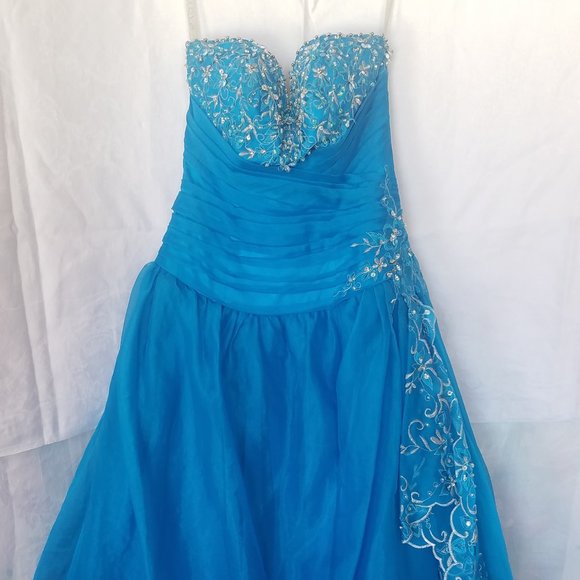 Beautiful Strapless Aqua Prom/Formal Dress(Size 6) - Picture 1 of 8